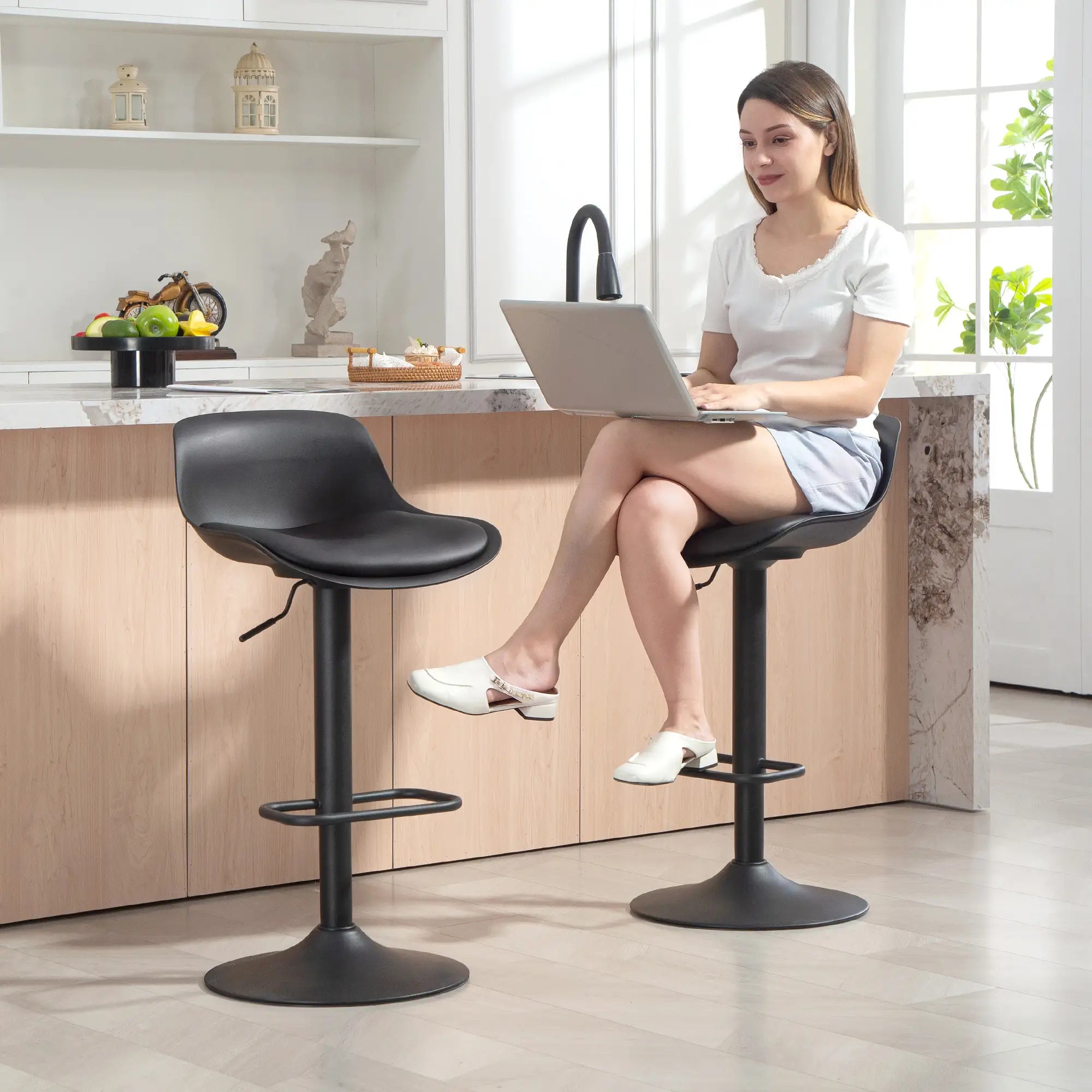 Counter Height Bar Stools Set of 2, Adjustable Swivel PU Leather Seat, Black Bar Stools at Gallery Canada