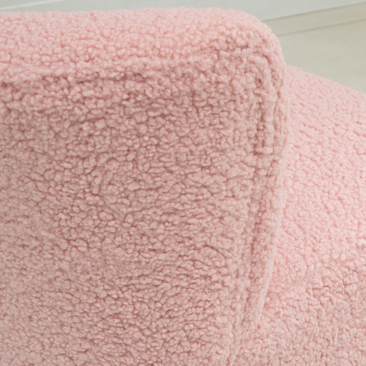 Lounge Chair for Bedroom Living Room Chair with Soft Upholstery and Gold Legs Pink Accent Chairs at Gallery Canada