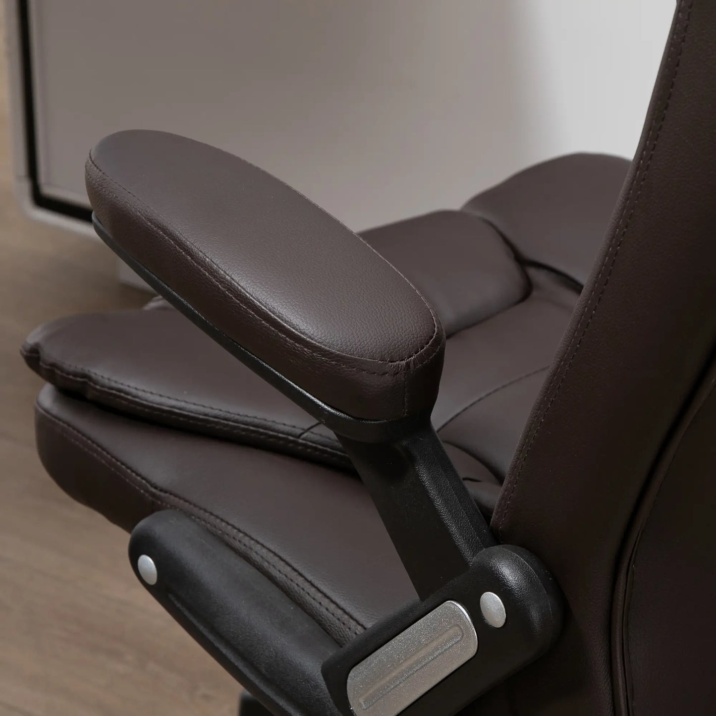 Executive Massage Chair, Heated High Back, Reclining, Swivel, Leather, Adjustable, Vibrating, Black Massage Chairs at Gallery Canada