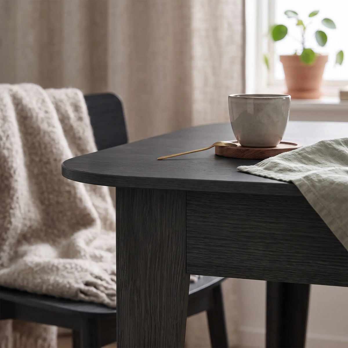 Extendable Oval Dining Table for 4-6, Farmhouse Kitchen Table, Black, Black