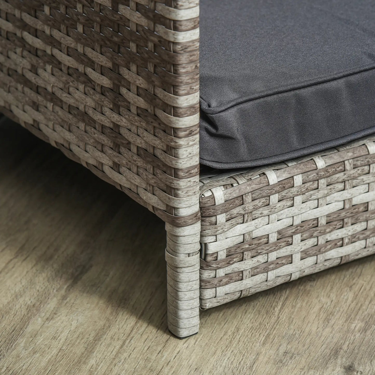 Wicker Pet House Dog Bed for Indoor/Outdoor Rattan Furniture with Cushion Houses, Kennels & Pens at Gallery Canada