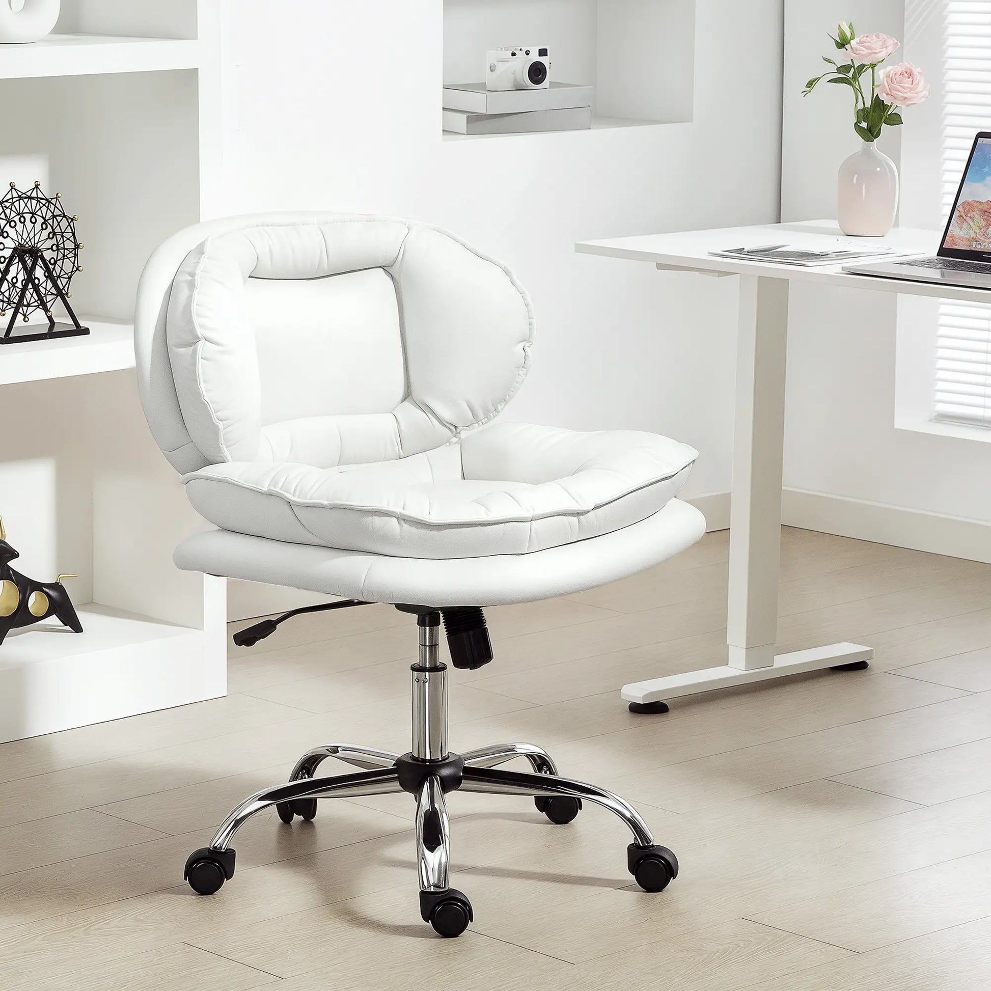Criss Cross Chair, Swivel Office Chair, Tilting, No Arm, White Task Chairs at Gallery Canada