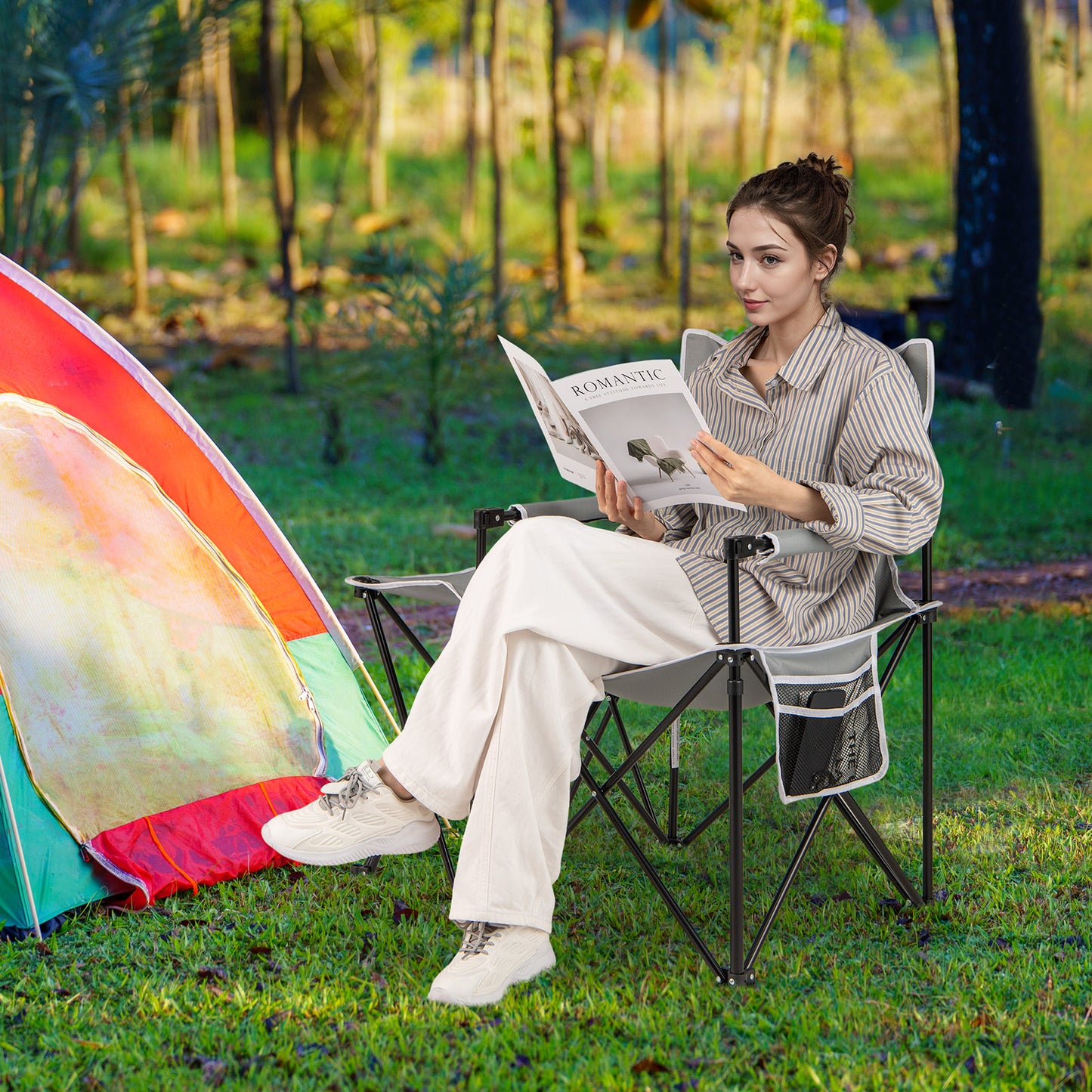 Oversized Camping Chair with Side Table and 2 Storage Pockets, Gray Camping Furniture at Gallery Canada
