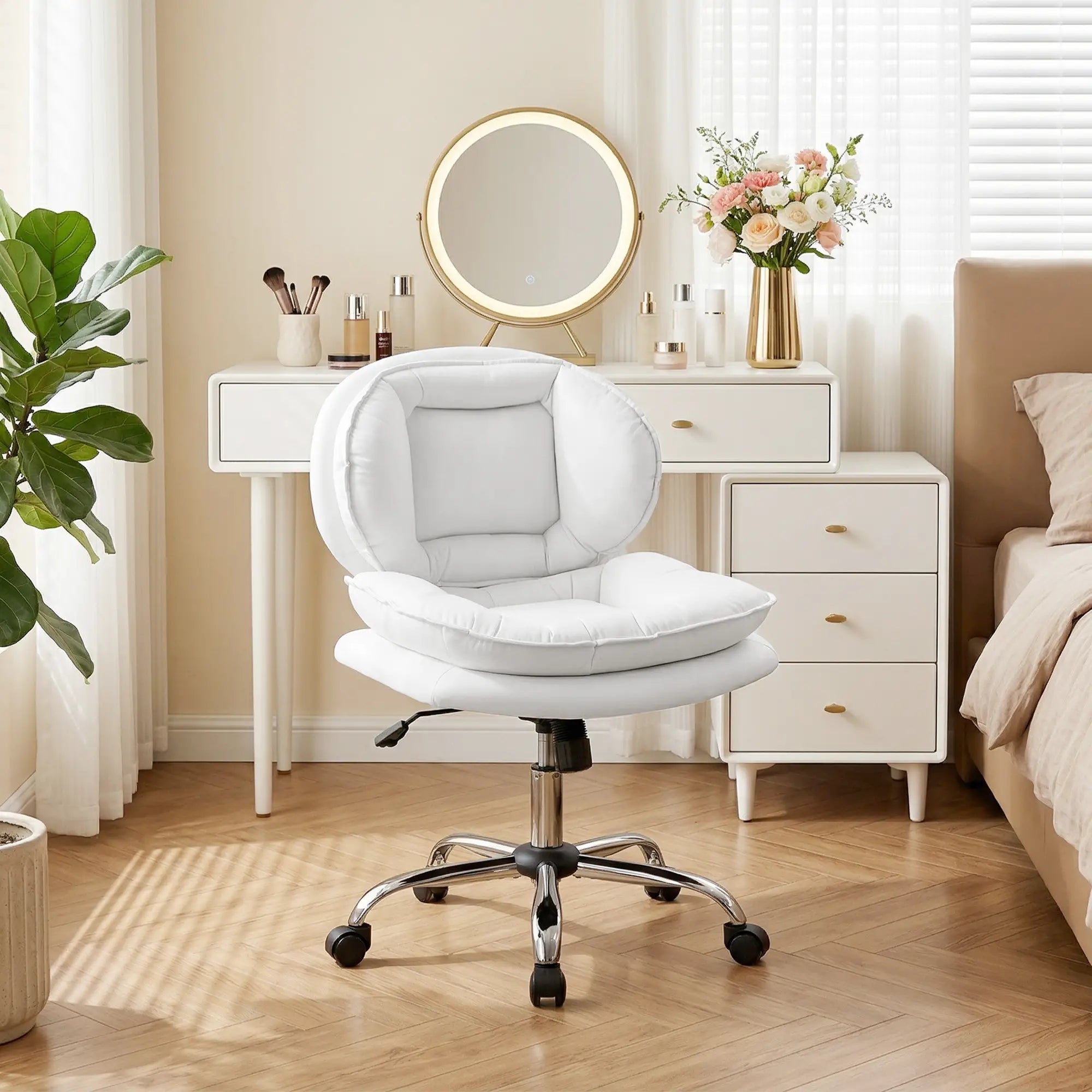 Criss Cross Chair, Swivel Office Chair, Tilting, No Arm, White Task Chairs at Gallery Canada