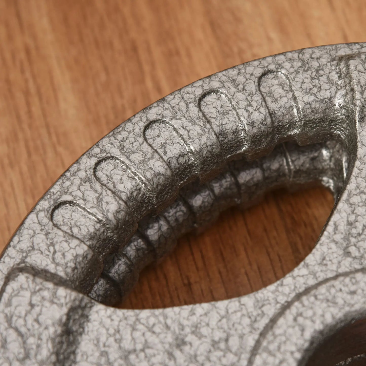 Set of 4 Dumbbell Plates, 2"/5cm Hole, 33 lbs, 2 x 11 lbs, 2 x 5.5 lbs, Silver Dumbbells & Barbells at Gallery Canada