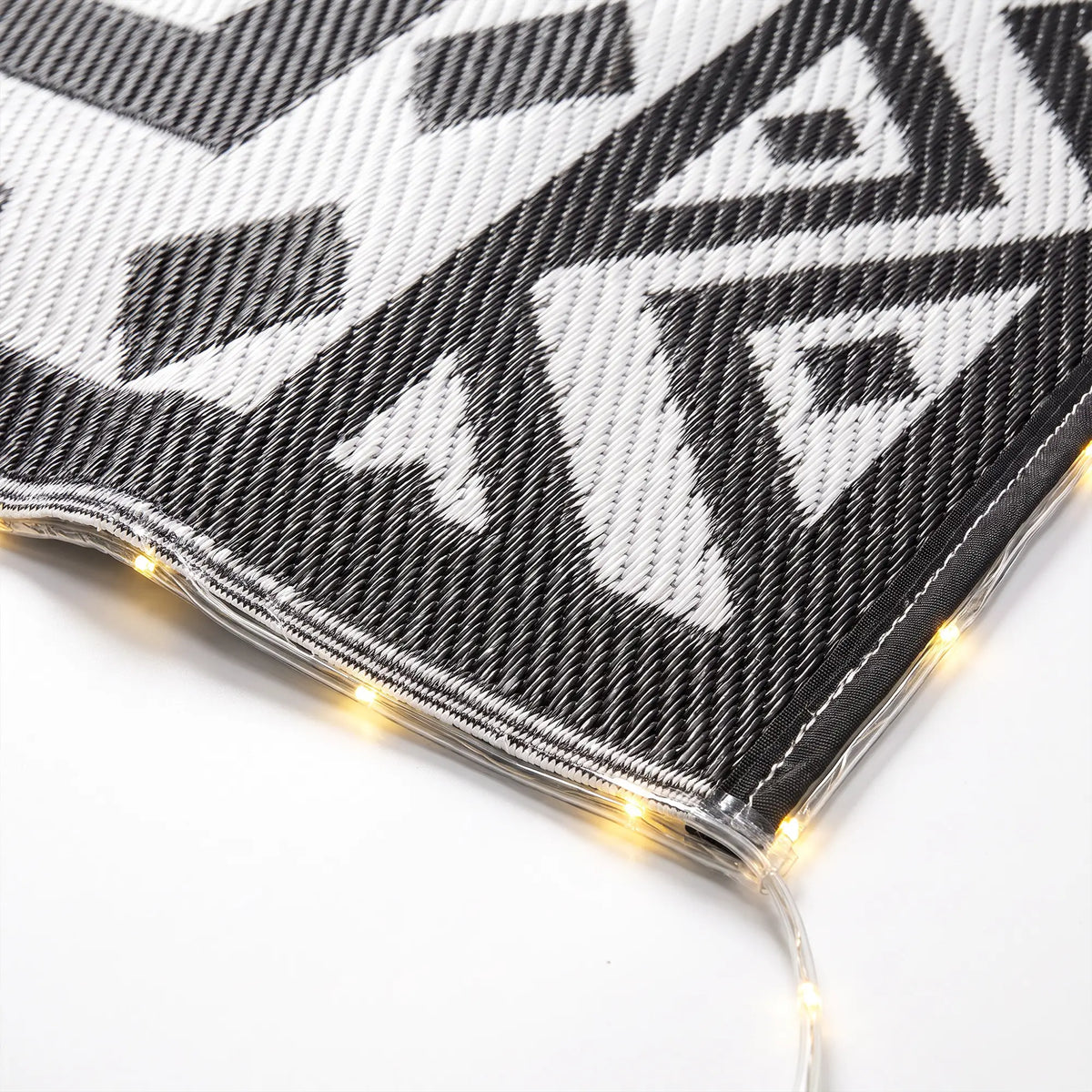 Reversible Plastic Straw Rug, LED Lights, 12' x 9' Outdoor Reversible Rugs at Gallery Canada