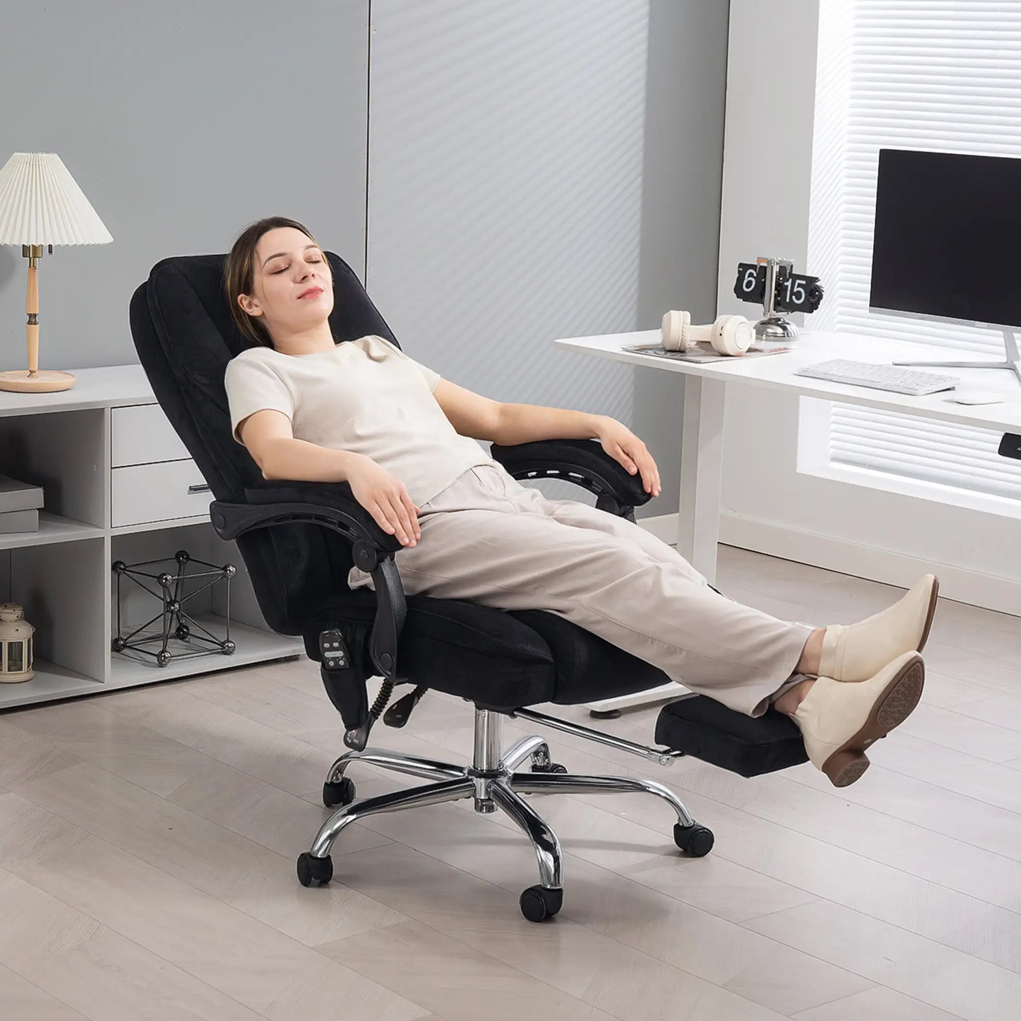 Reclining Massage Office Chair, Black Massage Chairs at Gallery Canada