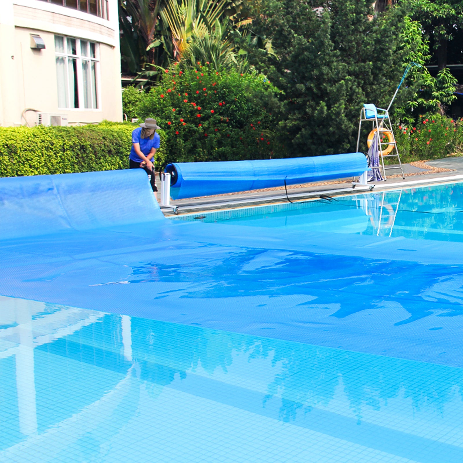 Rectangle Swimming Pool Cover 12-MIL Heat Retaining Pool Solar Blanket with Carrying Bag-40FT x 20FT, Blue Swimming Pools at Gallery Canada