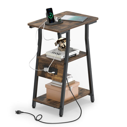 Table d'appoint industrielle avec station de charge, étagères à 3 niveaux, brun rustique