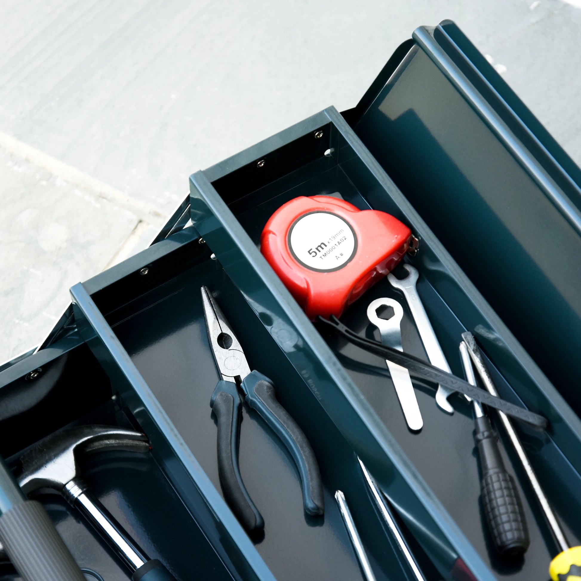 18" Metal Tool Box, 5-Tray Cantilever Steel Chest, Dark Green Tool Organizers at Gallery Canada