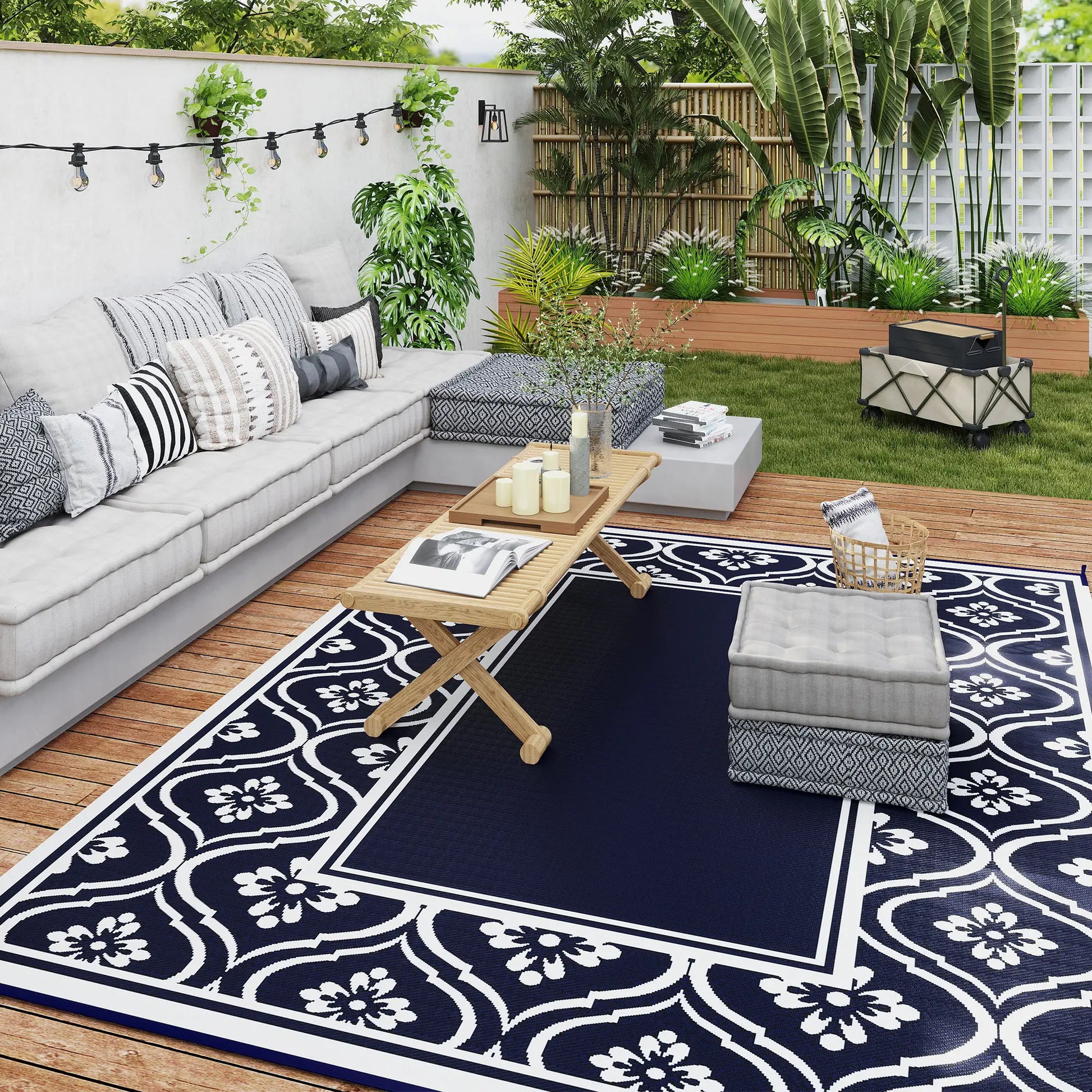 8' x 10' Outdoor RV Rug, Reversible, Gourd Border, White, Blue Garden Decor at Gallery Canada