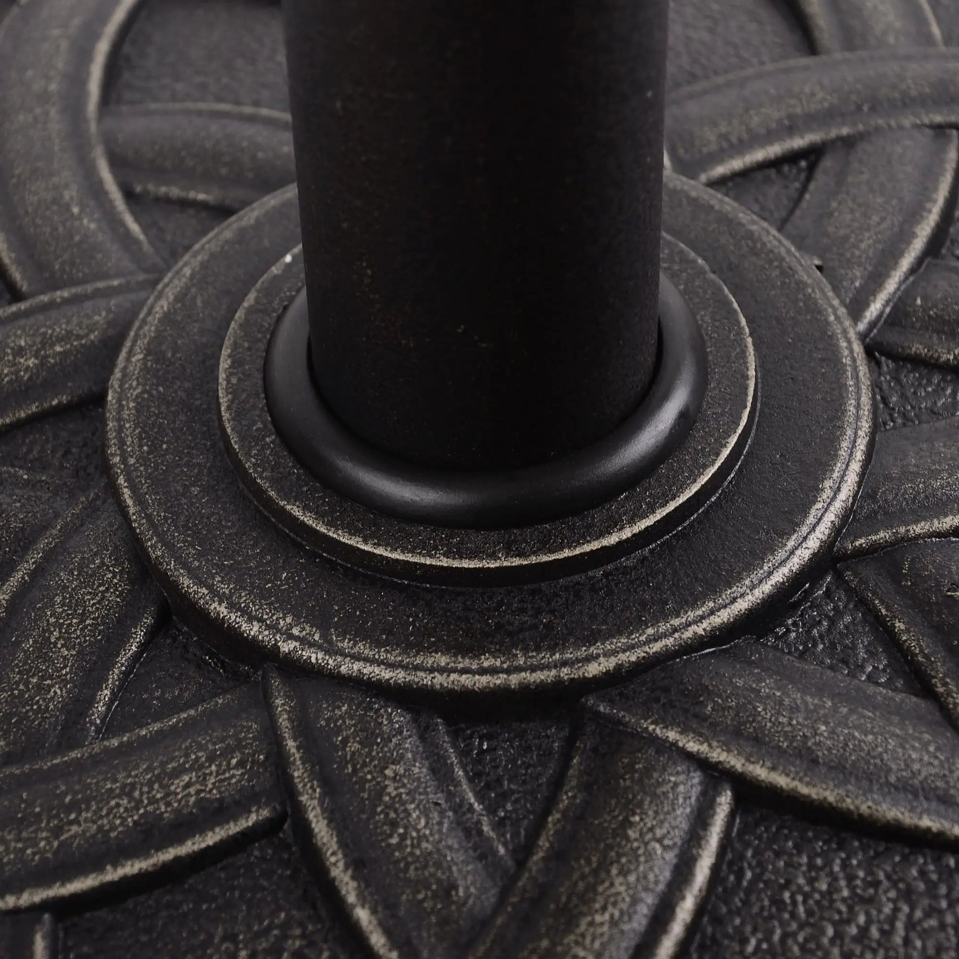 42 lbs 22" Bronze Resin Round Umbrella Base, Patio Stand, Bronze Umbrella Bases at Gallery Canada