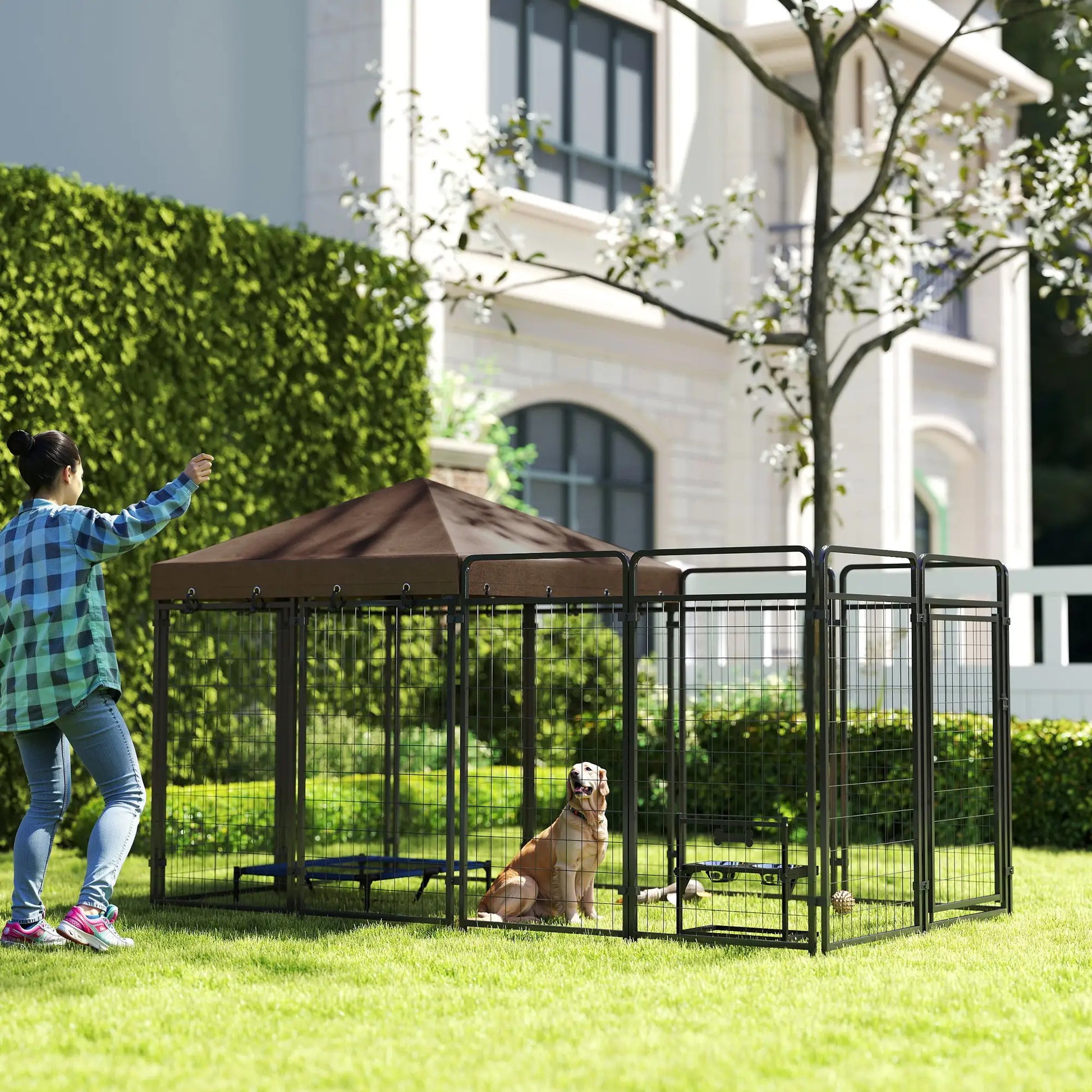 Outdoor Dog Kennel with Waterproof Canopy, Galvanized Chain Link Run, Black Houses, Kennels & Pens at Gallery Canada