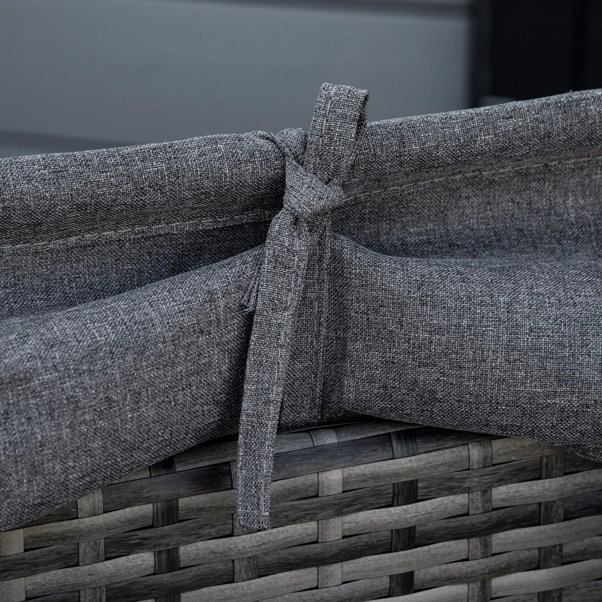 4-Piece PE Wicker Round Daybed, Outdoor Rattan Lounge Set, Grey Daybeds at Gallery Canada