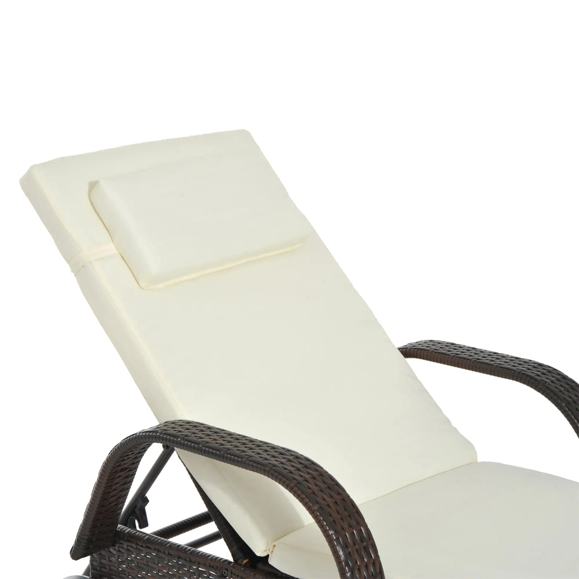 Wicker Chaise Lounge, Outdoor PE Rattan Sun Lounger, Adjustable Backrest, Mixed Brown Cream White, Brown Cream White Chaise Loungers at Gallery Canada