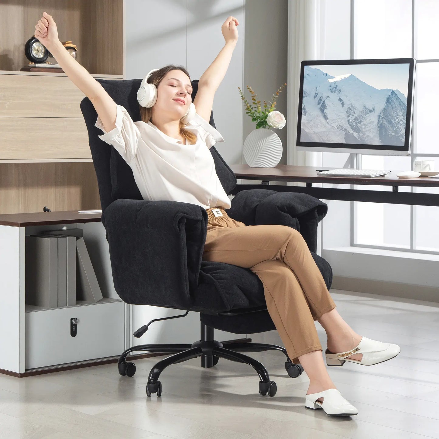 Ergonomic Desk Chair with Footrest, Adjustable Backrest, Lumbar Support, Black Executive & Manager Chairs at Gallery Canada