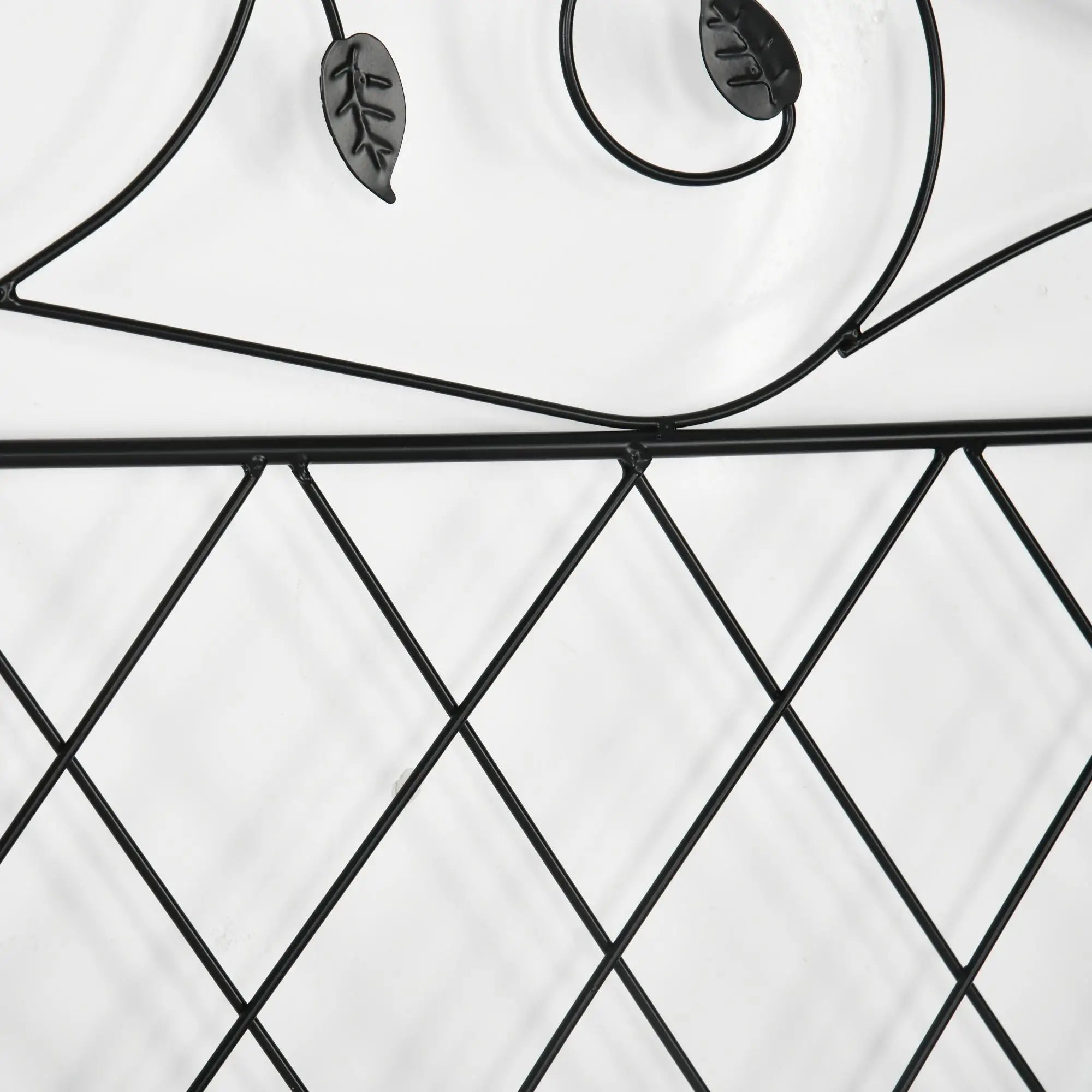 Metal Garden Fence Panels, Animal Barrier, Border Edging, 4 Pack, Wavey Vines Garden Fences at Gallery Canada