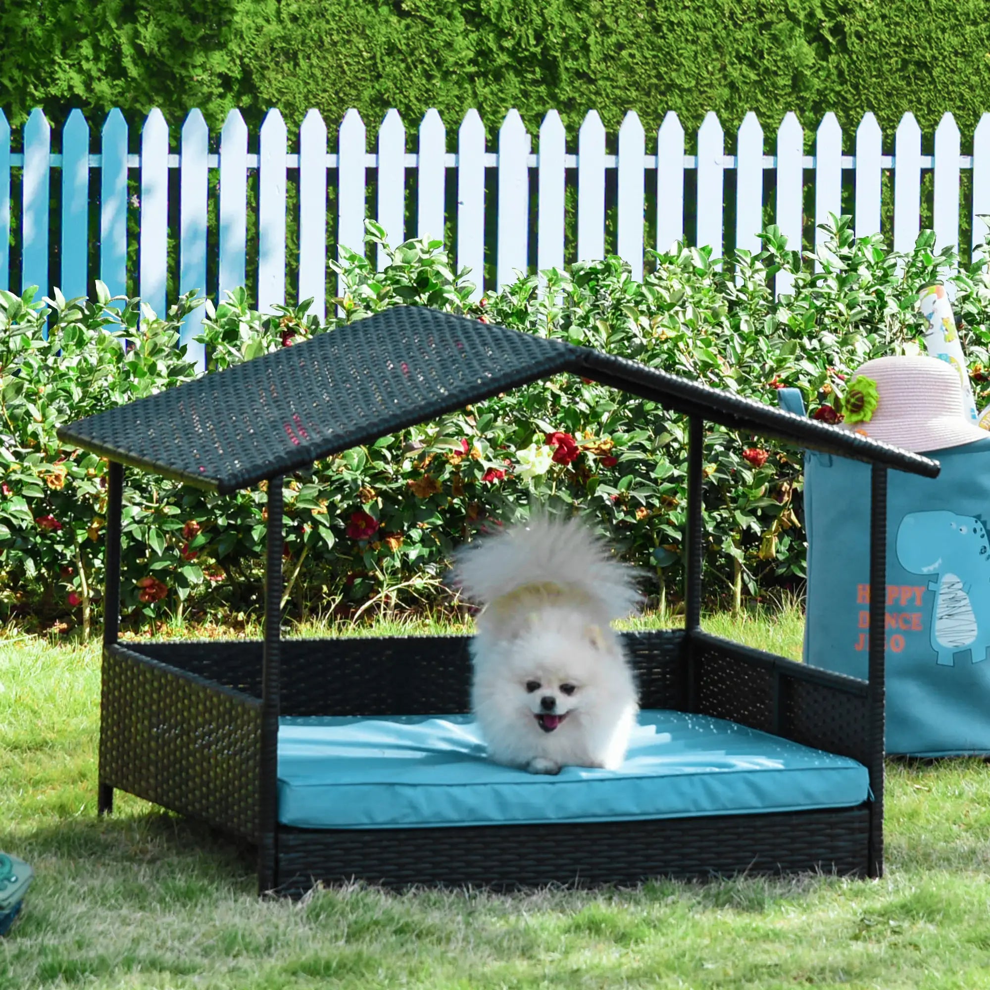 Wicker Pet House Dog Bed, Indoor Outdoor Rattan Furniture with Cushion Houses, Kennels & Pens at Gallery Canada