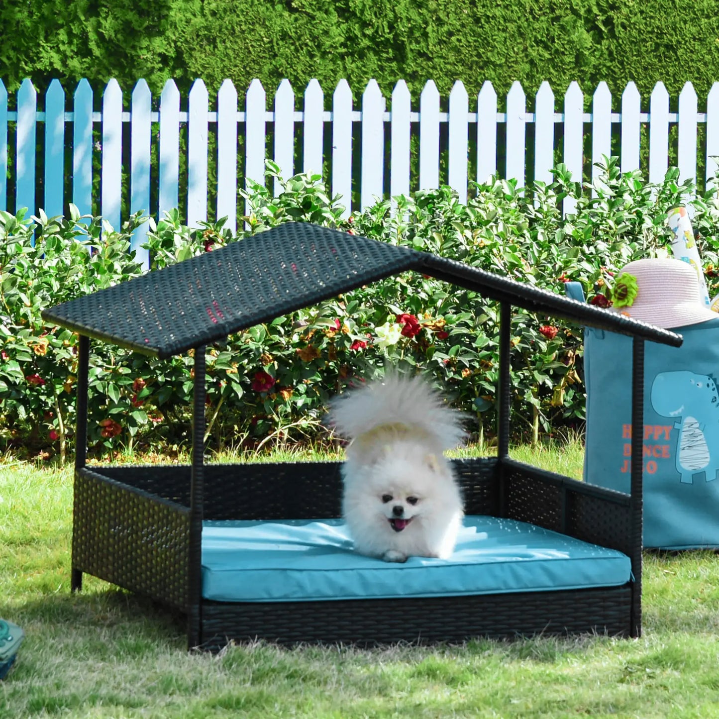 Wicker Pet House Dog Bed, Indoor Outdoor Rattan Furniture with Cushion Houses, Kennels & Pens at Gallery Canada