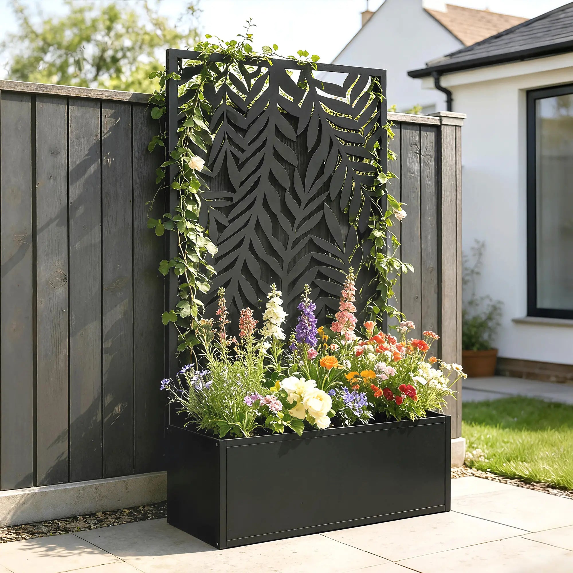 Metal Planter Box With Trellis, 44.5