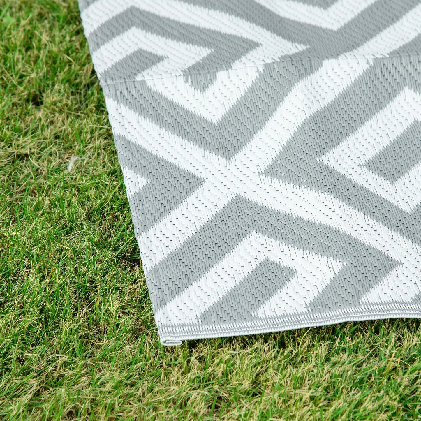 Reversible Outdoor RV Rug, Patio Floor Mat, 5' x 8', Grey & White Garden Decor at Gallery Canada