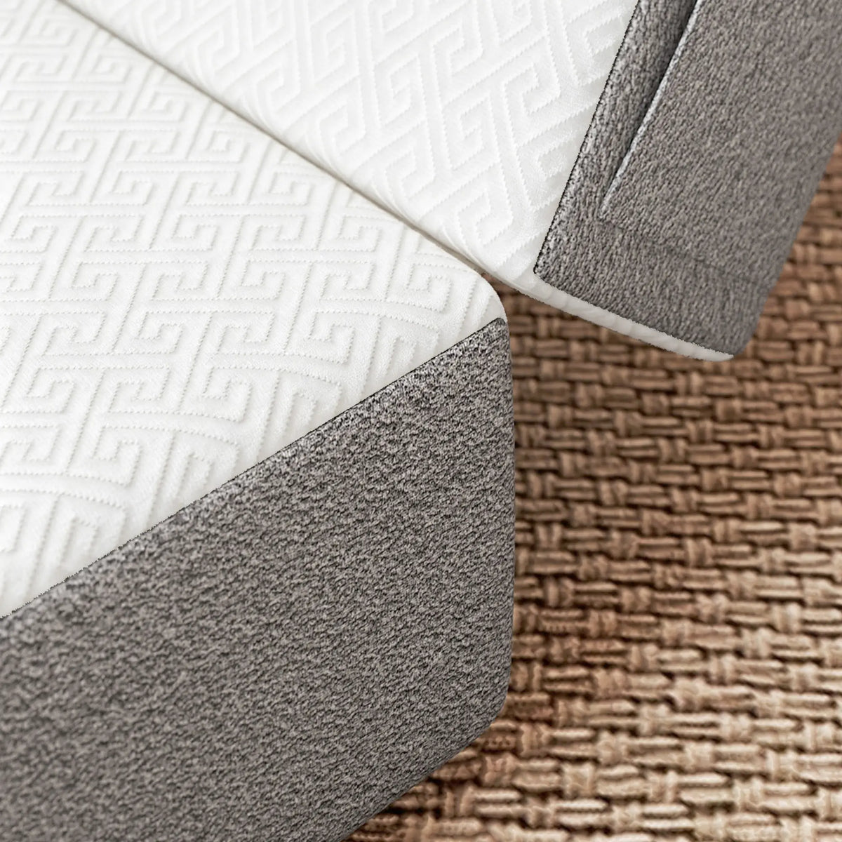 Foldable Queen Mattress, 6 Inch Tri Fold Memory Foam, Washable Cover Mattresses at Gallery Canada