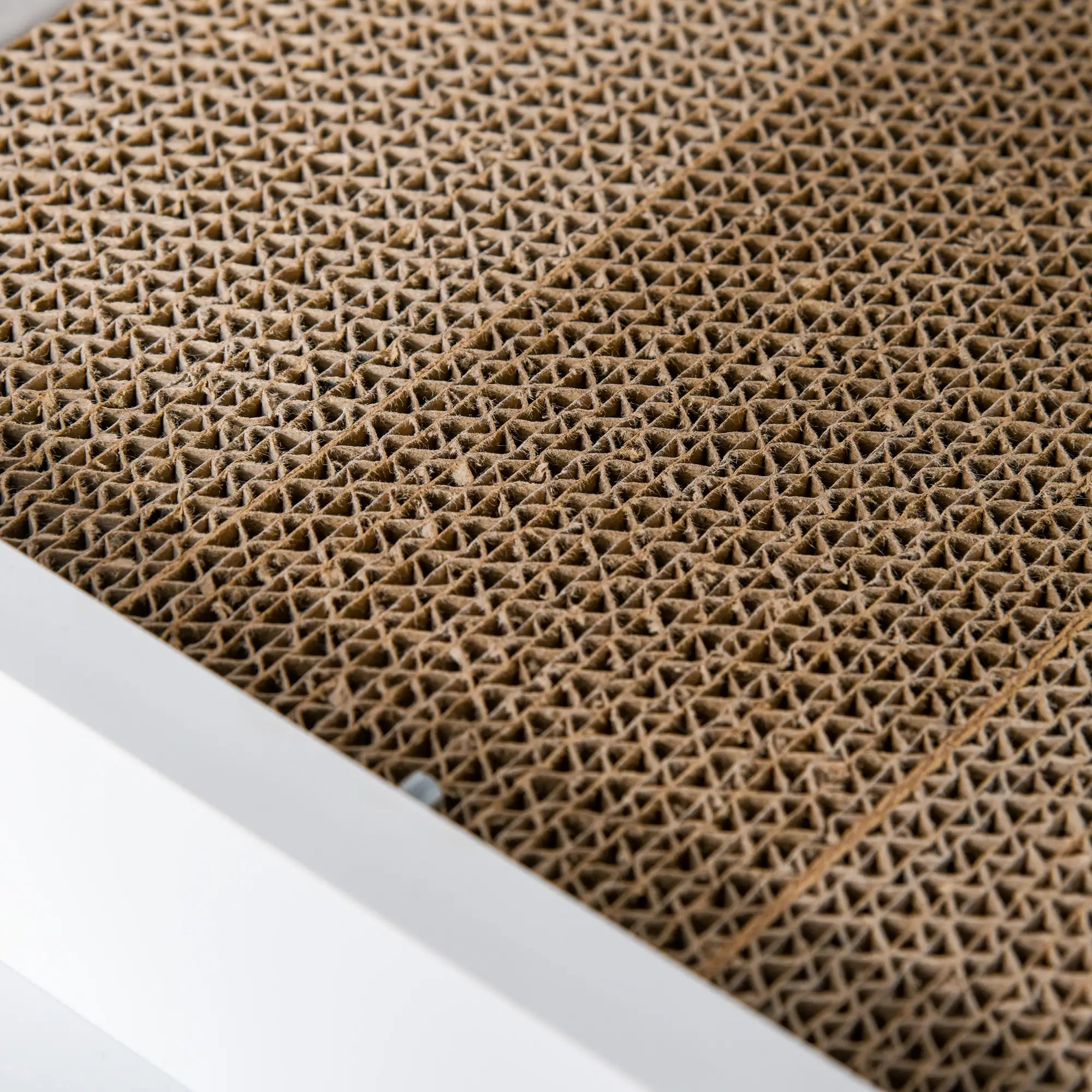 Cat Litter Box Enclosure, Hidden Furniture, End Table with Scratching Pad, White Cat Litter Box Enclosures at Gallery Canada