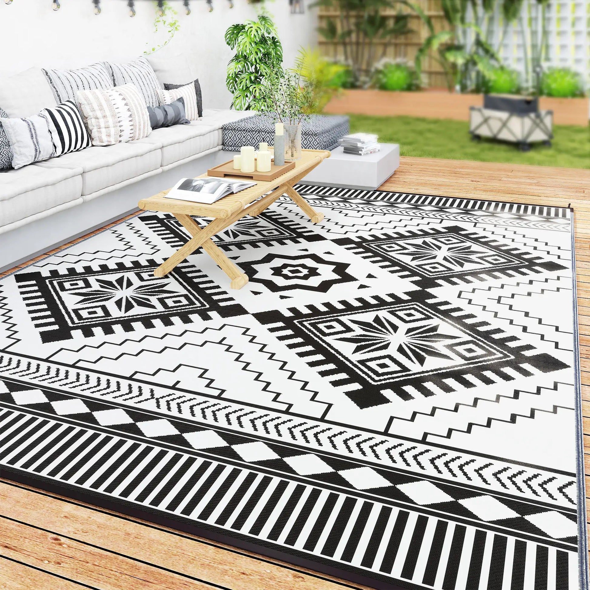 9' x 12' Outdoor RV Rug, Reversible Patio Mat, White and Black Garden Decor at Gallery Canada