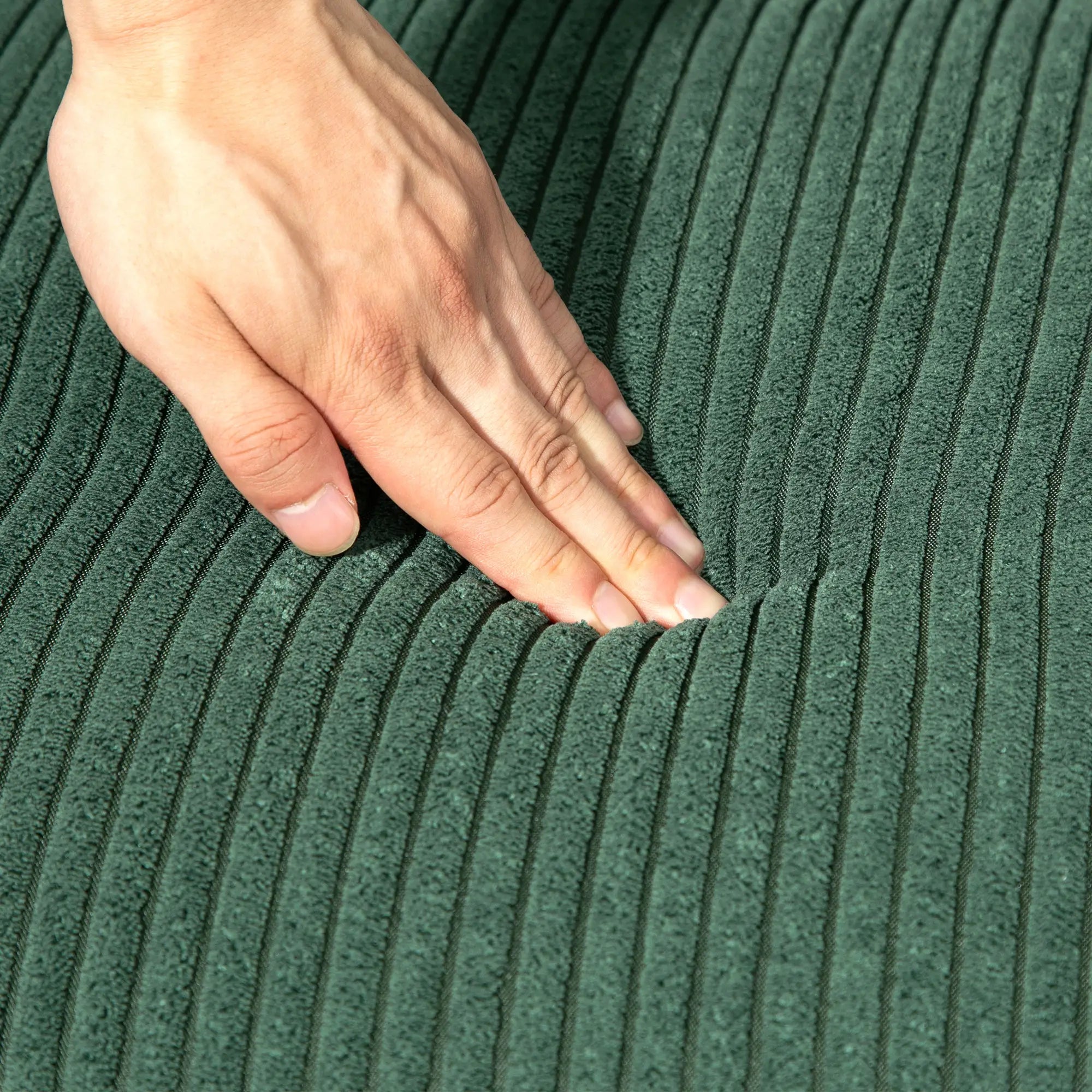 Modern 2 Seater Sofa, Upholstered Couch with Rubber Wood Legs, Green 2-Seater Sofas at Gallery Canada