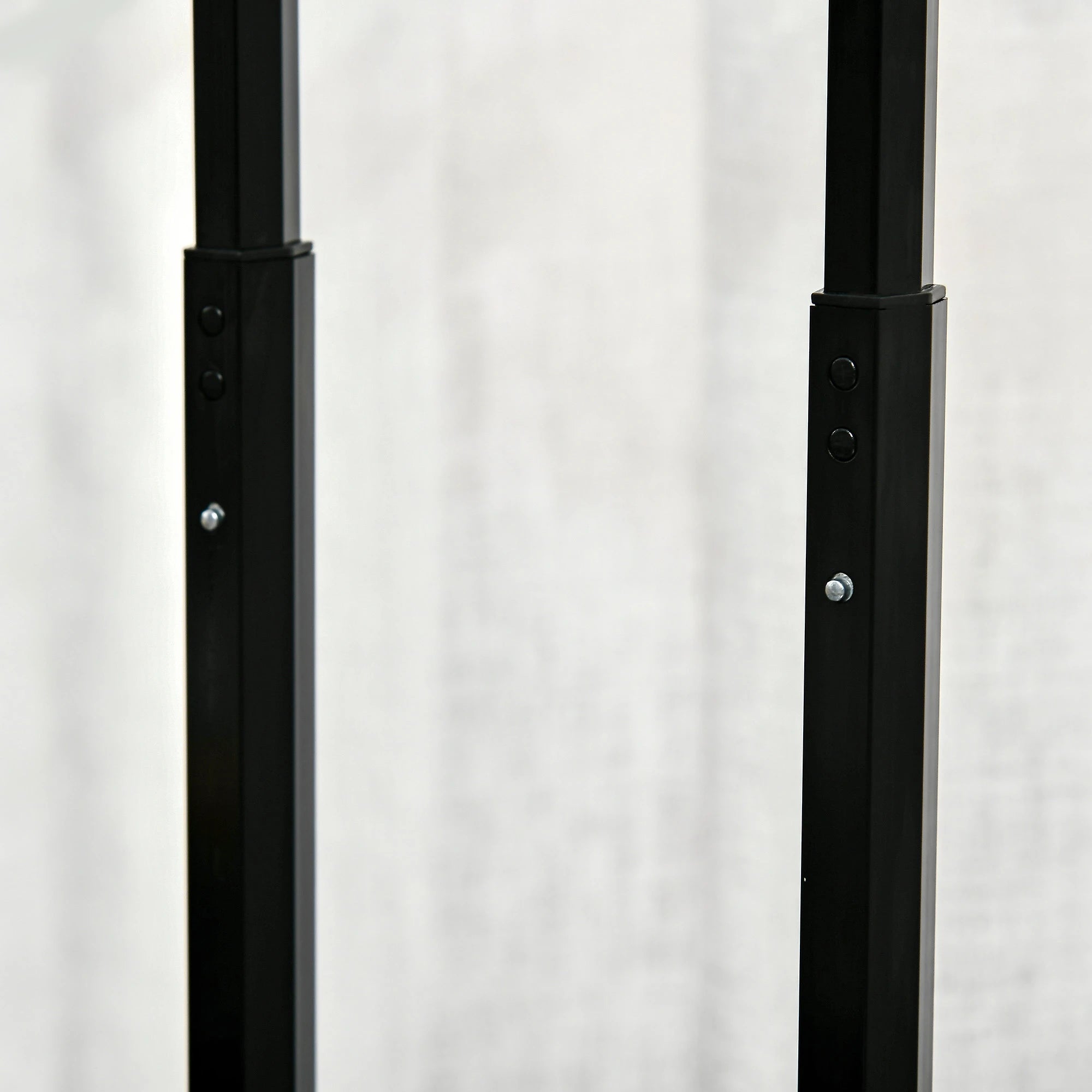 Aluminum Rolling Makeup Train Case, Portable Cosmetic Case, Lockable with Wheels, Silver Makeup Cases at Gallery Canada