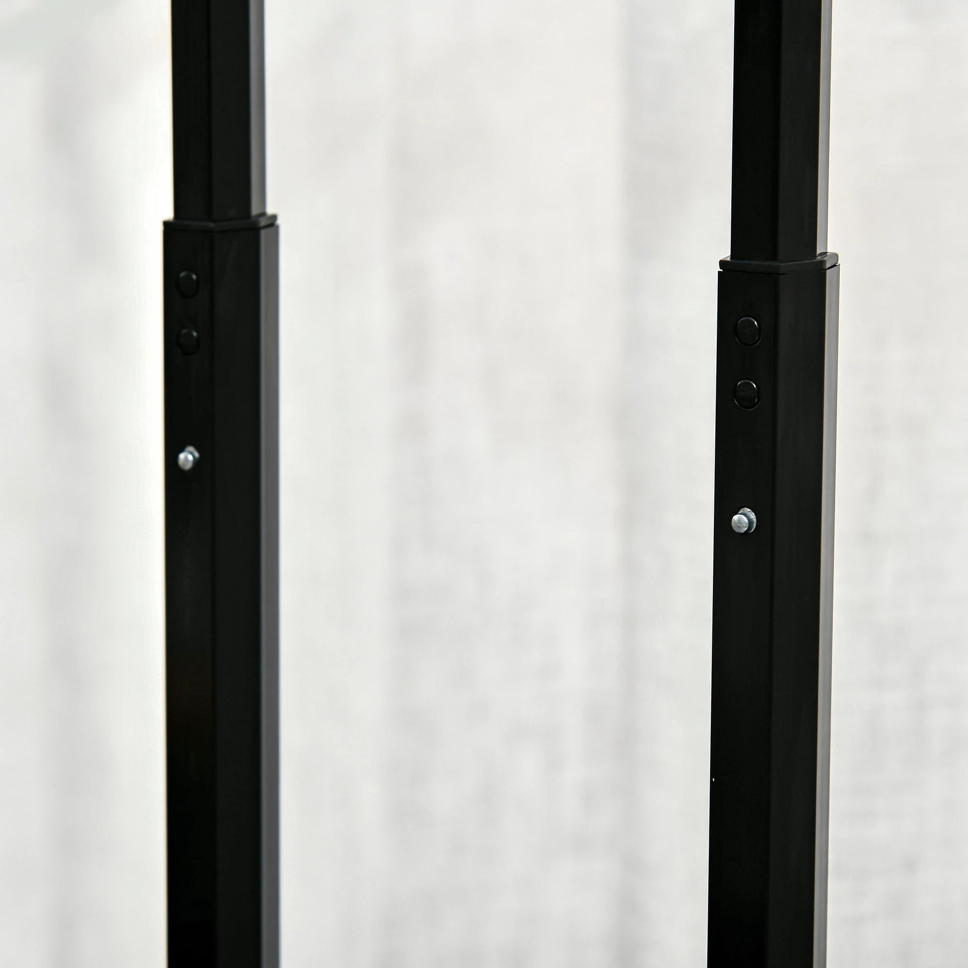 Aluminum Rolling Makeup Train Case, Portable Cosmetic Case, Lockable with Wheels, Silver Makeup Cases at Gallery Canada