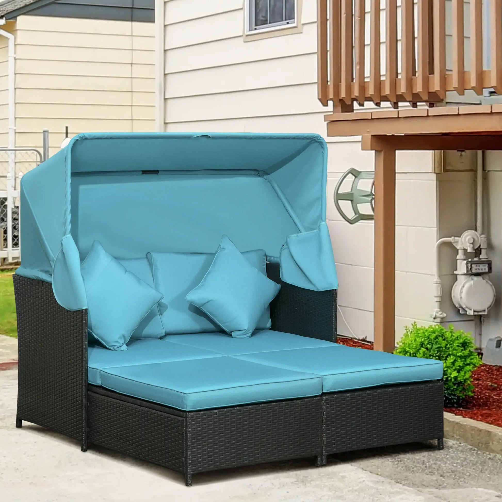 Outdoor Wicker Double Daybed, PE Rattan Sun Lounger for 2, Green Daybeds at Gallery Canada