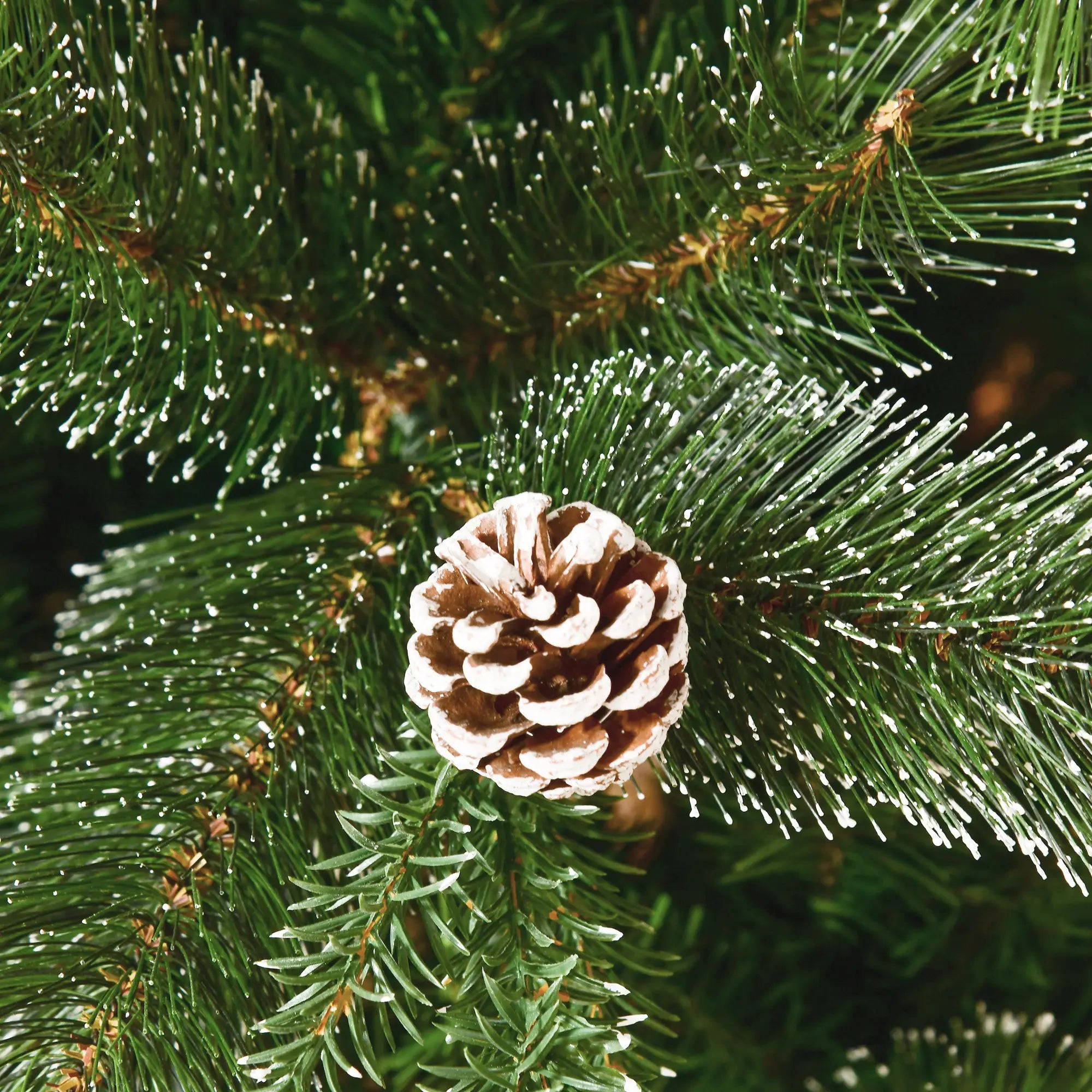7FT Artificial Christmas Snow Pine Tree, Pinecone, Green Artificial Christmas Trees at Gallery Canada