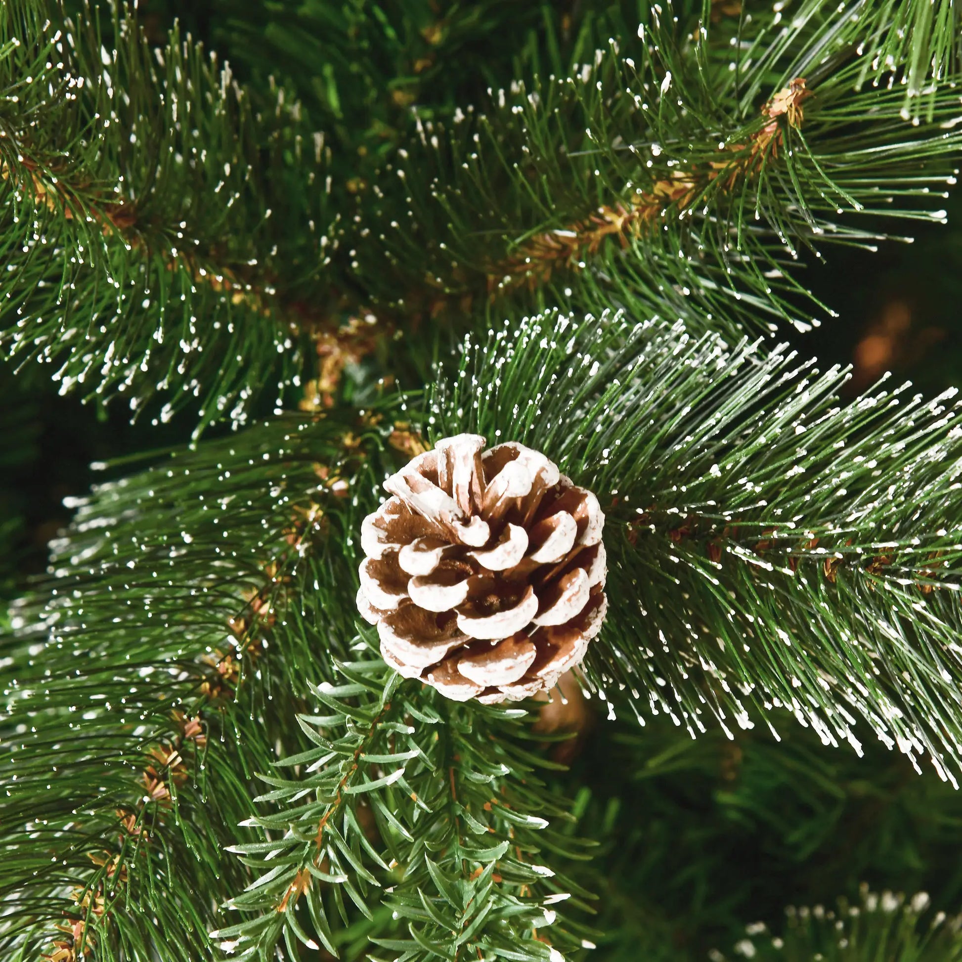 7FT Artificial Christmas Snow Pine Tree, Pinecone, Green Artificial Christmas Trees at Gallery Canada