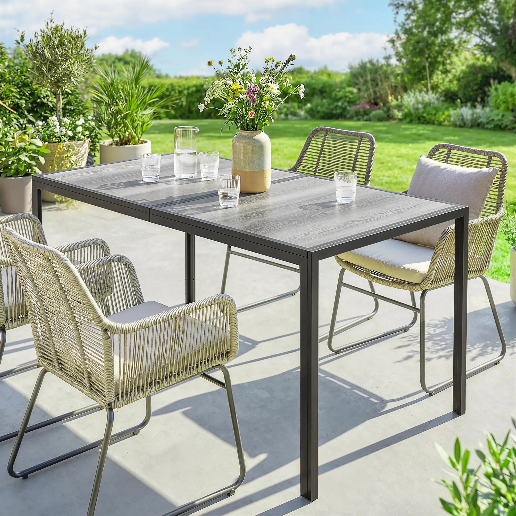 Outdoor Dining Table For 4-6, 59