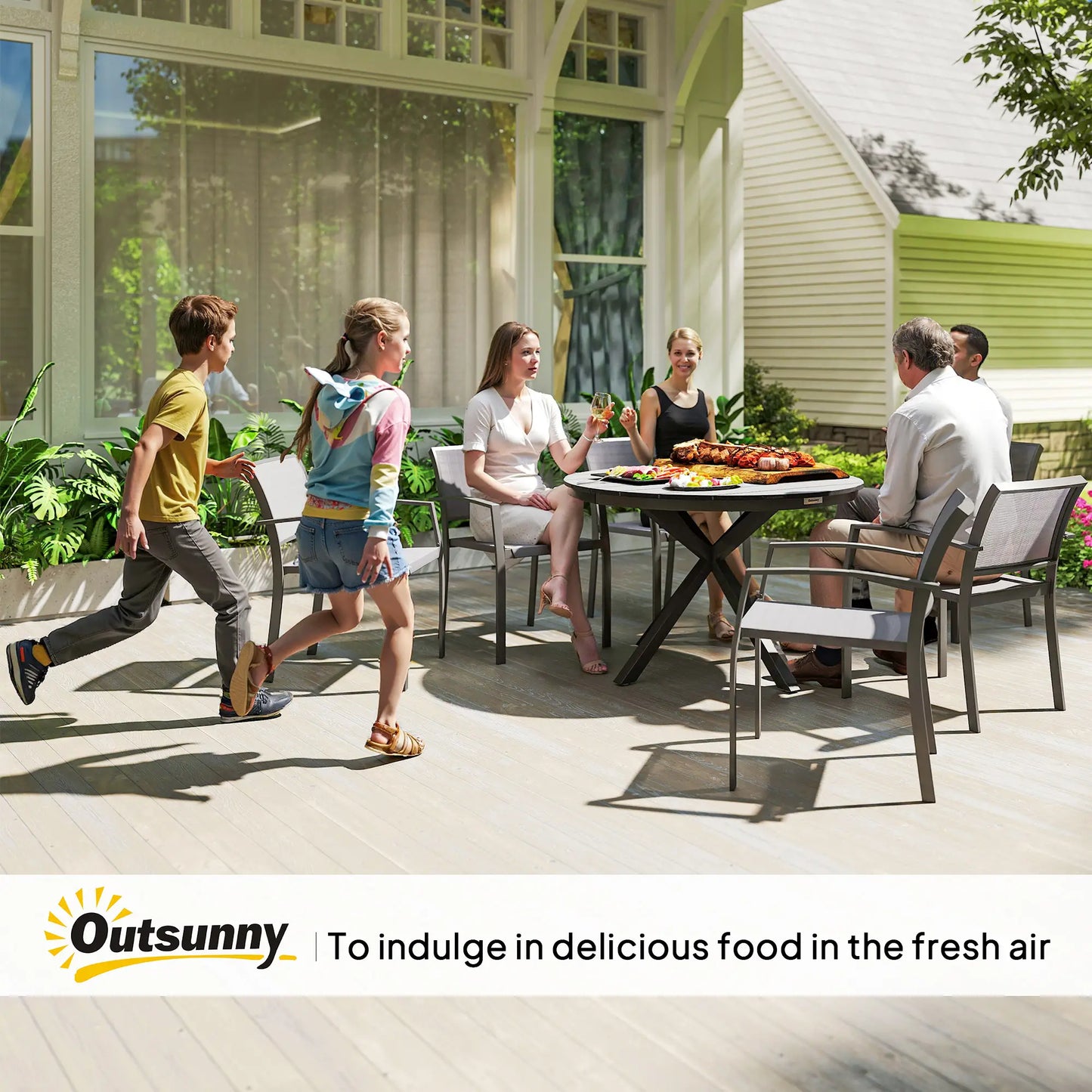 46.5" Round Outdoor Dining Table For 6, Slatted Top, Black Patio Dining Tables at Gallery Canada