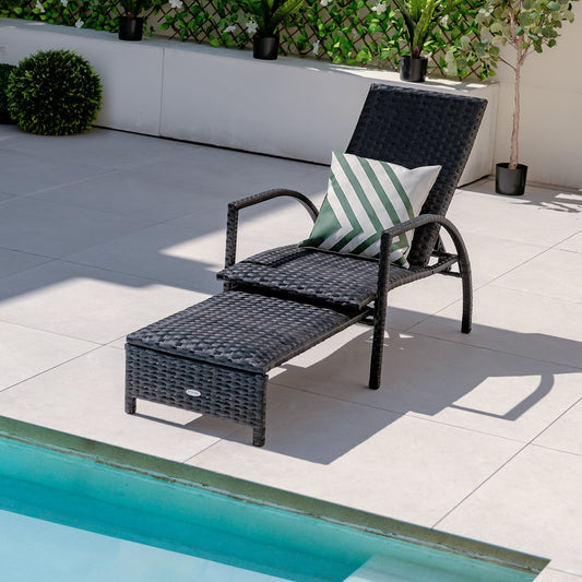 Patio Chaise Lounge Outdoor Rattan Lounge Chair with Retractable Ottoman, Brown - Gallery Canada