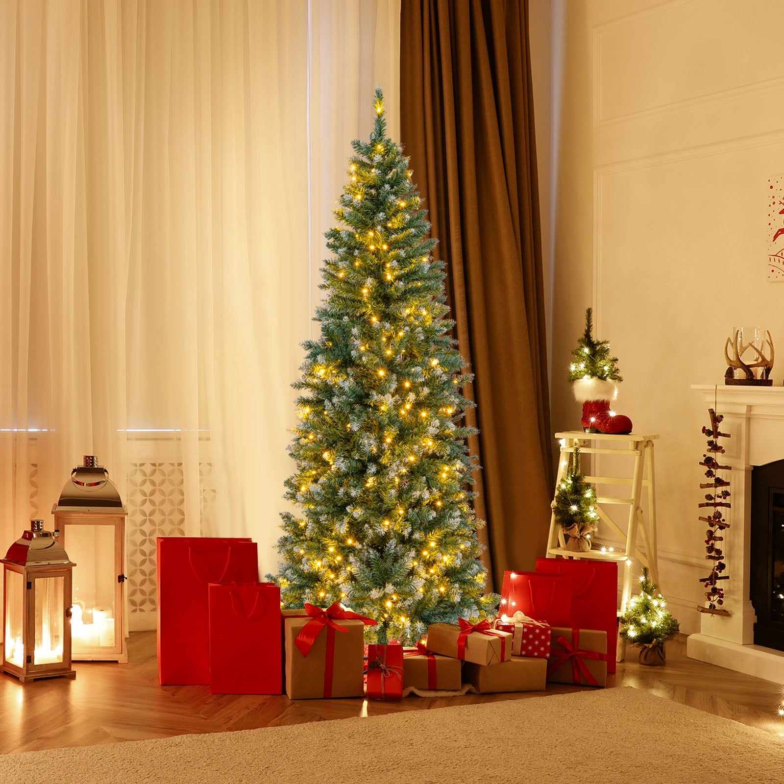 6 Feet Pre-Lit Artificial Christmas Tree, 618 Snowy Branch Tips, Green Christmas Tree at Gallery Canada