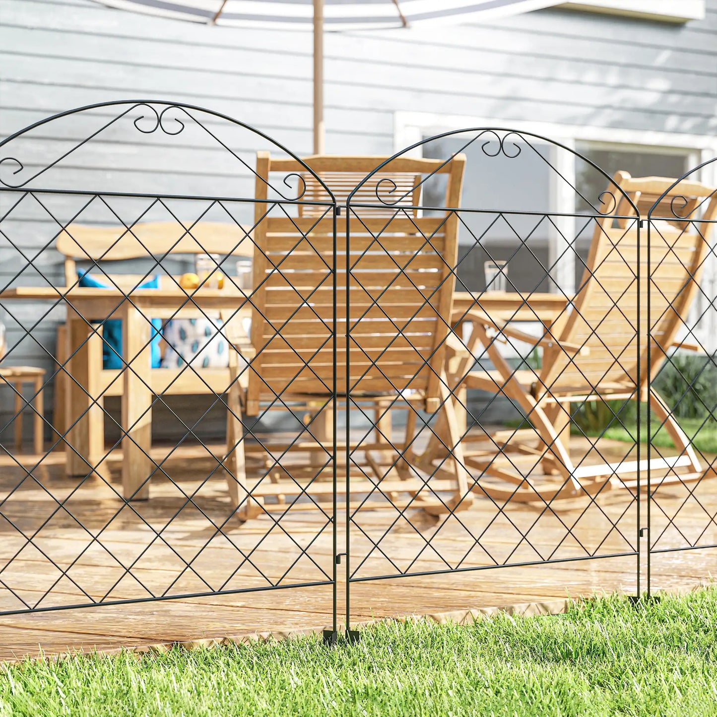 Outdoor Metal Garden Fence Panels, Animal Barrier, 4 Pack, Curved Scrollworks Garden Fences at Gallery Canada