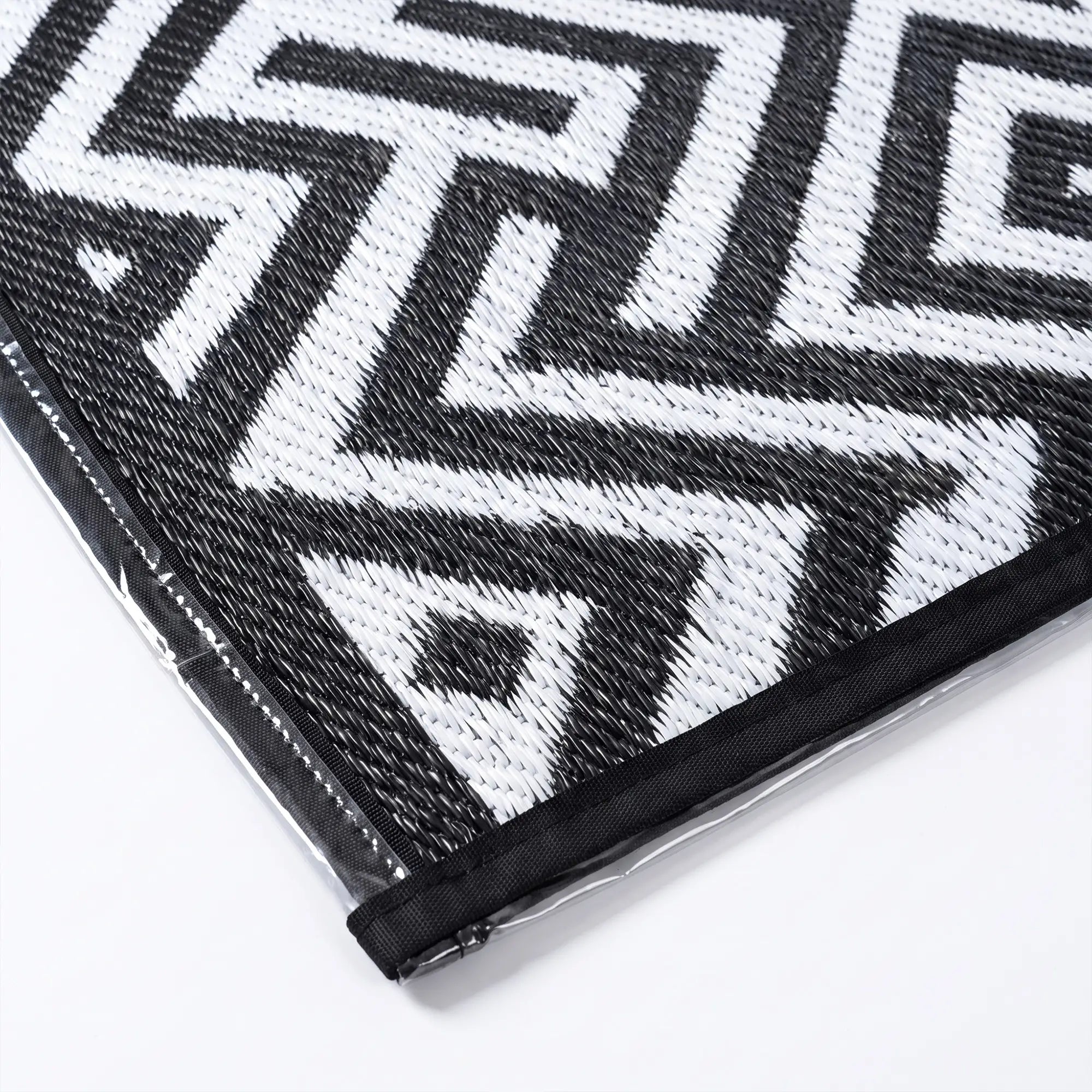 Reversible Plastic Straw Rug, LED Lights, 12' x 9' Outdoor Reversible Rugs at Gallery Canada