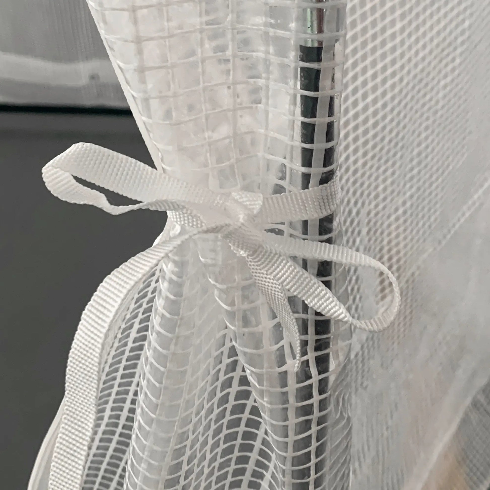 55" x 55" x 71" Greenhouse, Portable Hot House, Zippered Door, White Portable Greenhouses at Gallery Canada