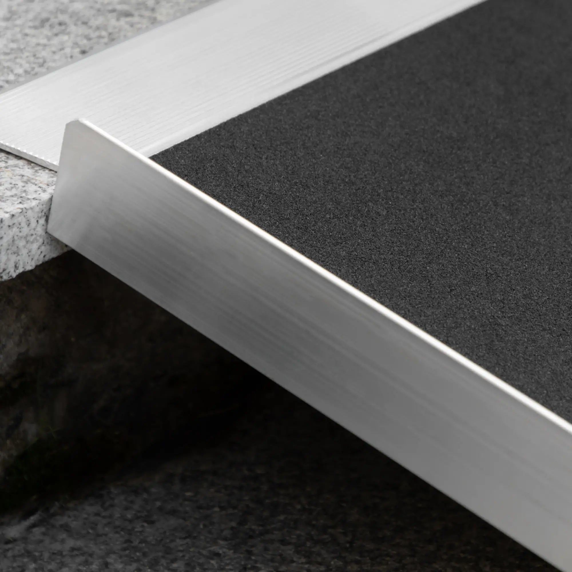 2' Portable Wheelchair Ramp, Aluminum, Single-Fold, Scooter Handle Knee Walker & Wheelchair Ramps at Gallery Canada