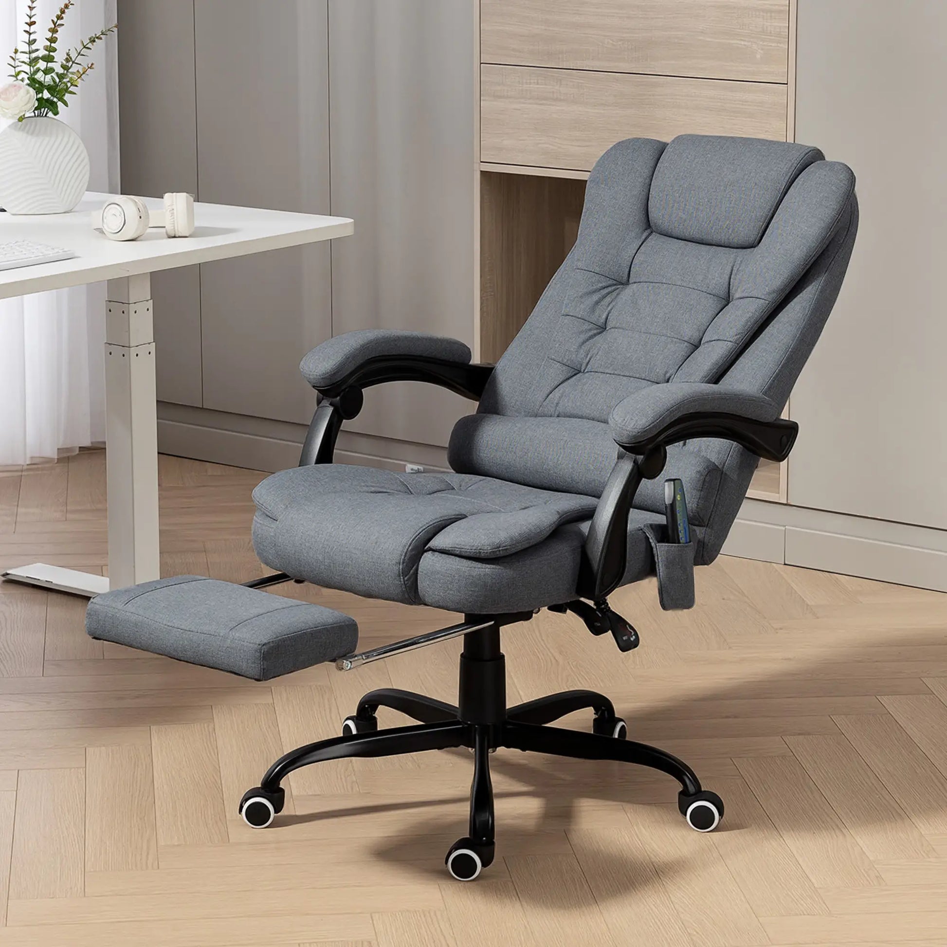 7-Point Vibrating Massage Chair, Reclining Office Chair with Footrest, Grey Massage Chairs at Gallery Canada