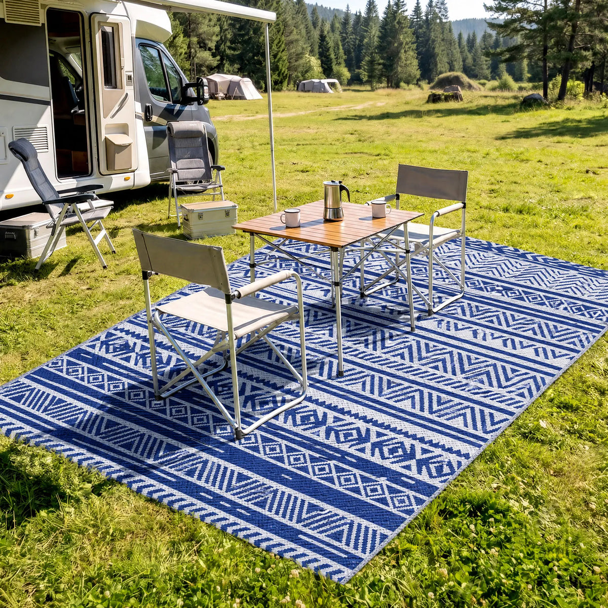 Reversible Outdoor Rug, Patio Floor Mat, 6' x 9', White, Dark Blue Garden Decor at Gallery Canada