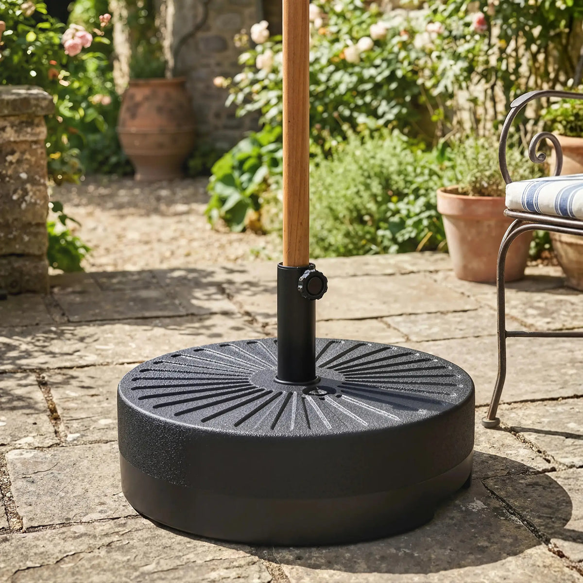 Fillable Umbrella Base, 20 Inch, Water Sand Filled Stand, Fit 1.5"/1.9" Pole Umbrella Bases at Gallery Canada