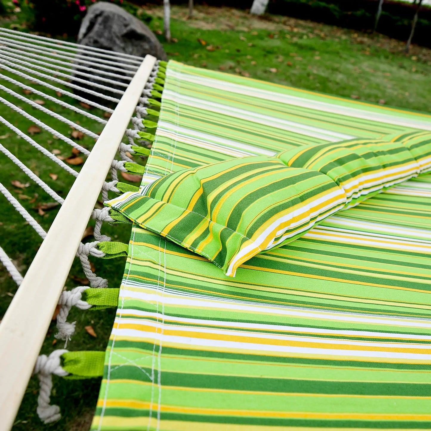 75" Outdoor Hammock, Striped Camping Bed w/ Pillow, Green Camping Hammocks at Gallery Canada