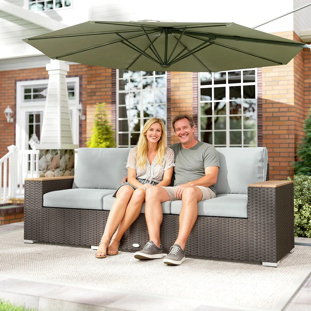 3-Seater Outdoor Sofa, Wicker Patio Couch With Wood Armrests, Grey Patio Furniture Sets at Gallery Canada