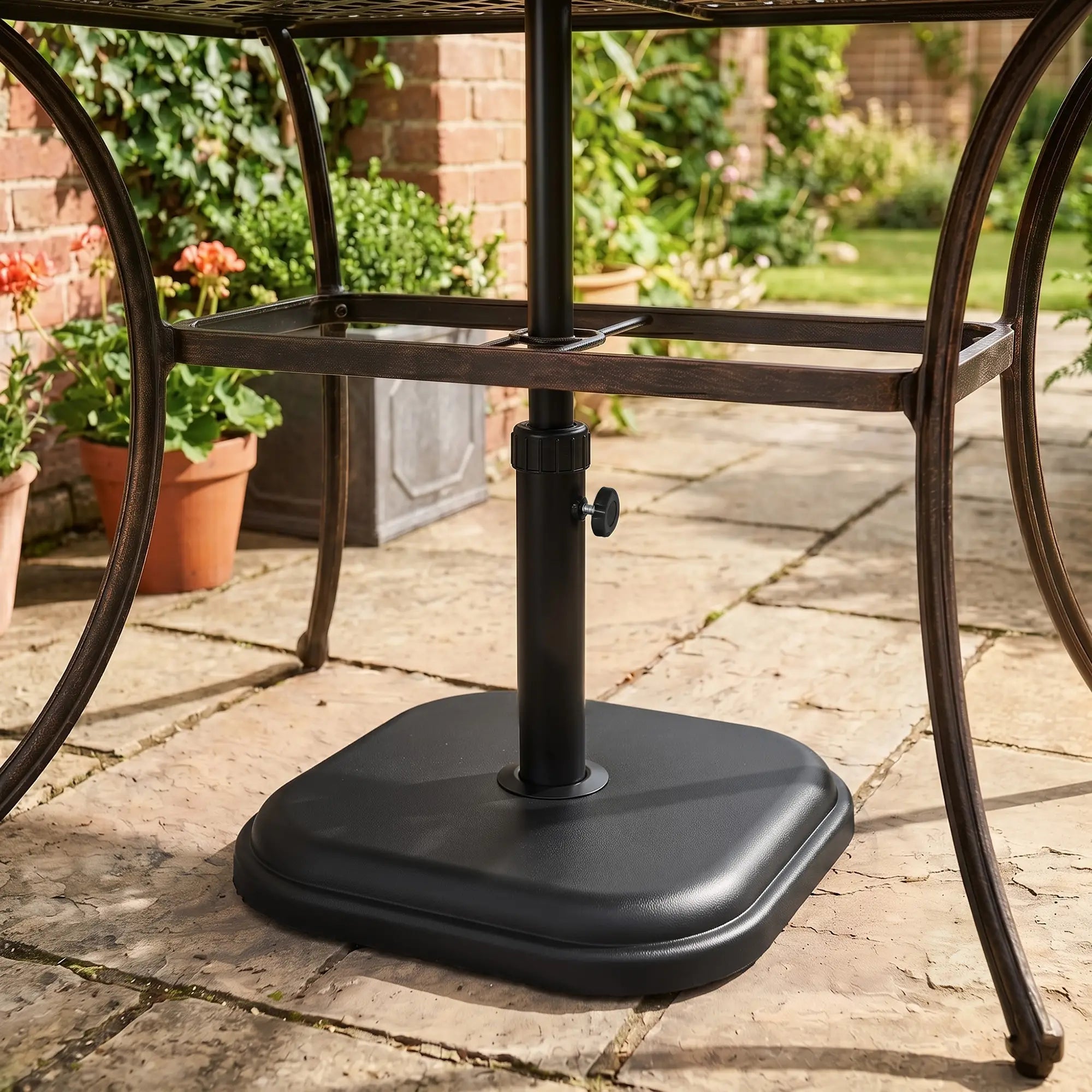 24 lb Concrete Patio Umbrella Base, Outdoor Market Table Stand, Black Umbrella Bases at Gallery Canada