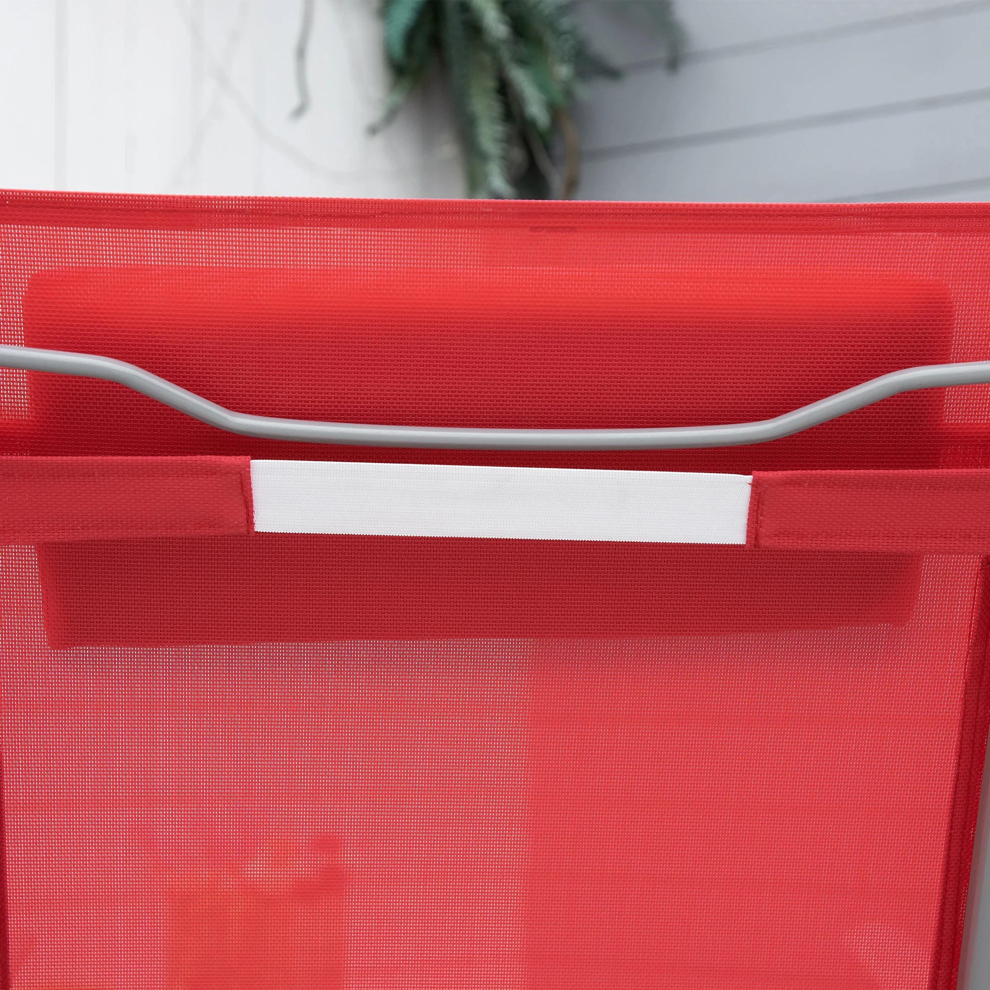 Outdoor Folding Chaise Lounge, Steel Recliner, 7 Adjustable Positions, Red Lounger Chairs at Gallery Canada