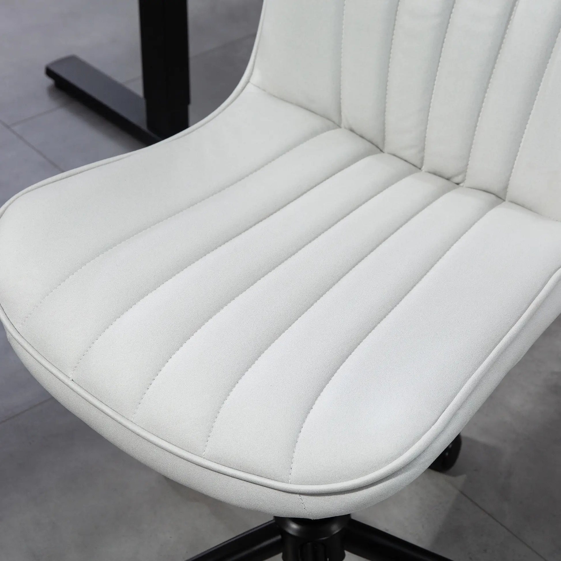 Armless Office Chair, 360° Swivel, Adjustable Height, Cream White Task Chairs at Gallery Canada
